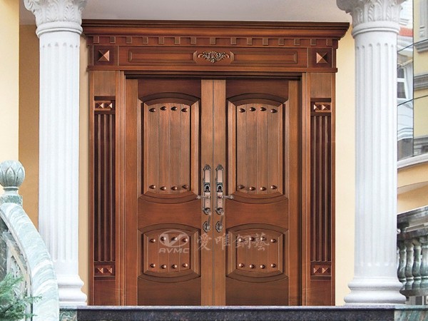 銅大門廠家可以設計與業主別墅風格相對應的銅門