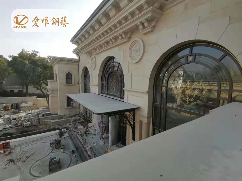 愛(ài)唯銅門(mén)