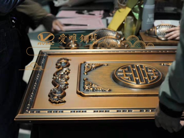 銅門只有在各個方面不斷改進才能進步